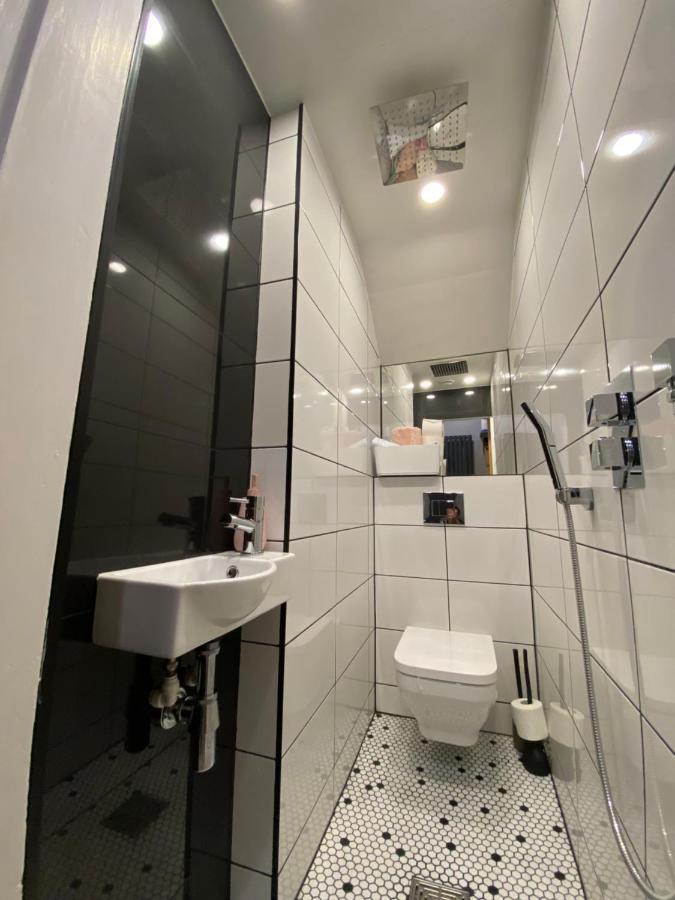 Lovely 3 Bed With Jacuzzi, Close To Airport, Driveway, Wifi Apartamento Edimburgo Exterior foto